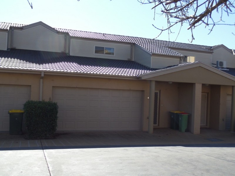 4/6 Doeberl Place, Queanbeyan NSW 2620