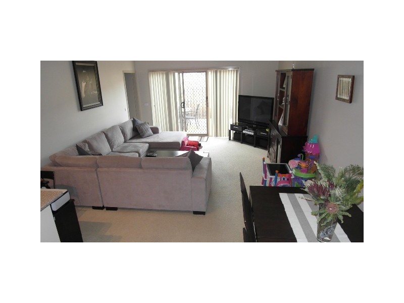 4/6 Doeberl Place, Queanbeyan NSW 2620