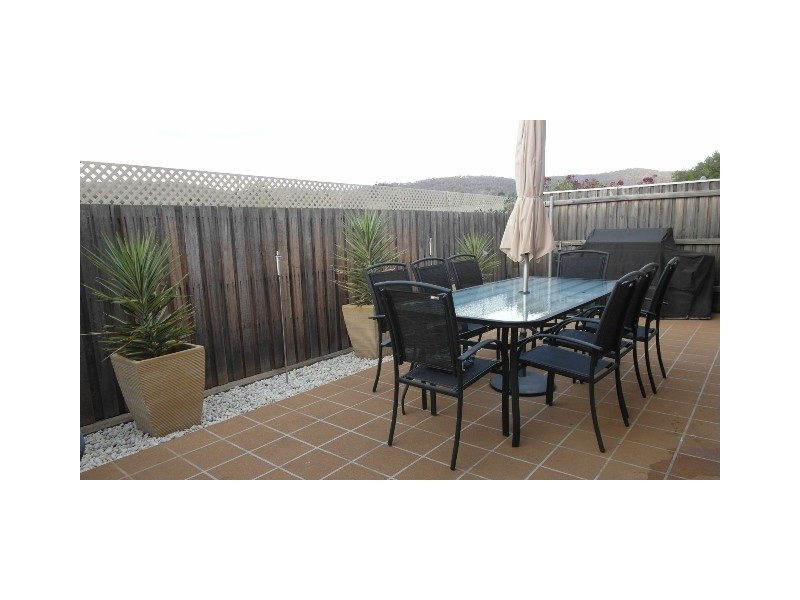 4/6 Doeberl Place, Queanbeyan NSW 2620