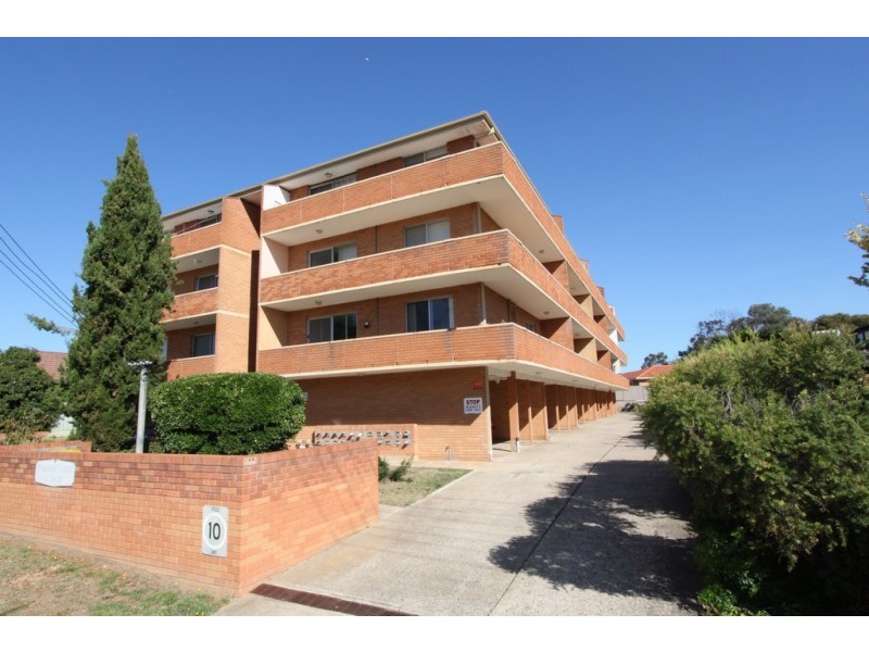 8/11-13 McKeahnie Street, Queanbeyan NSW 2620