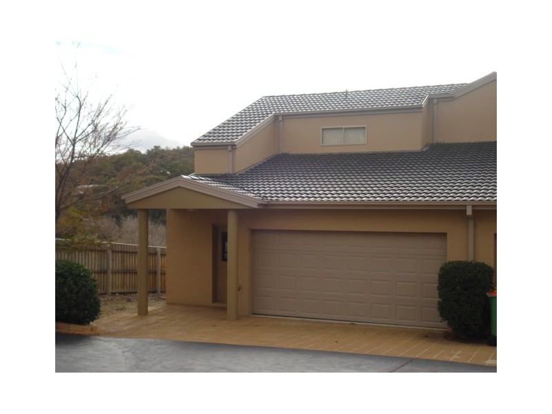 1/6 Doeberl Place, Queanbeyan NSW 2620