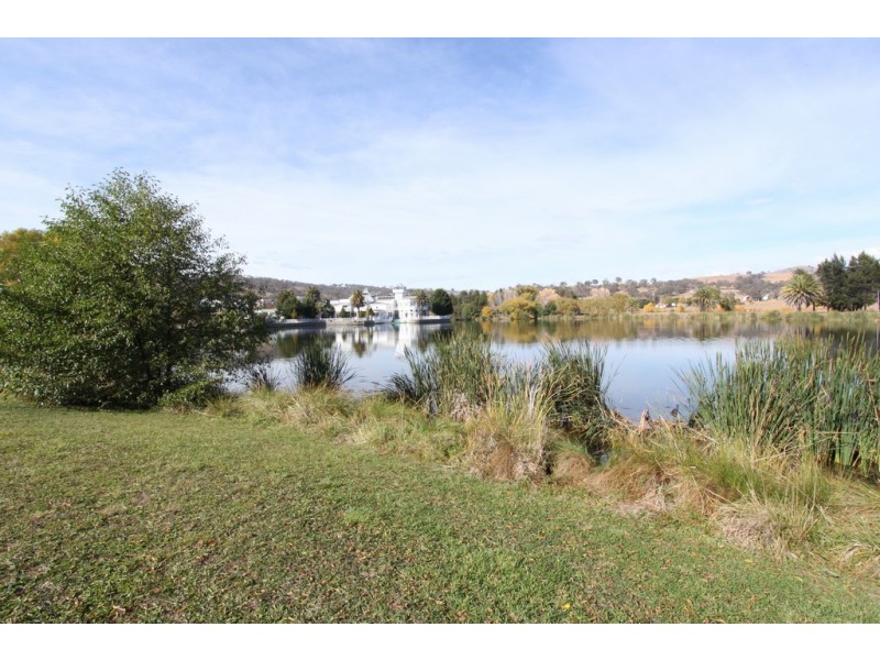 46 Bayside Court, Jerrabomberra NSW 2619