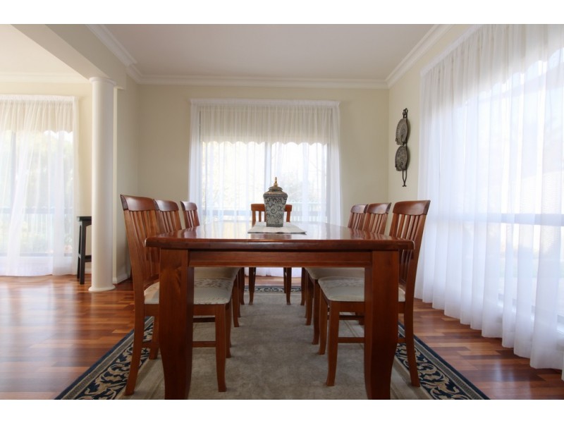 46 Bayside Court, Jerrabomberra NSW 2619