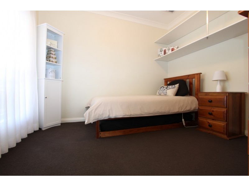 46 Bayside Court, Jerrabomberra NSW 2619