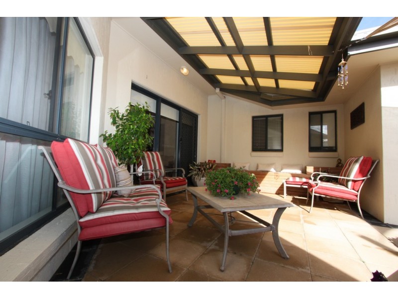 46 Bayside Court, Jerrabomberra NSW 2619