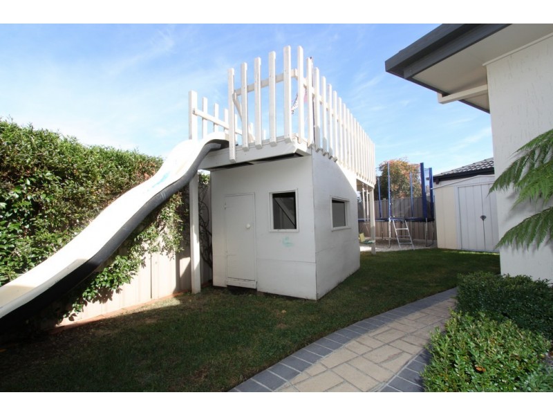 46 Bayside Court, Jerrabomberra NSW 2619