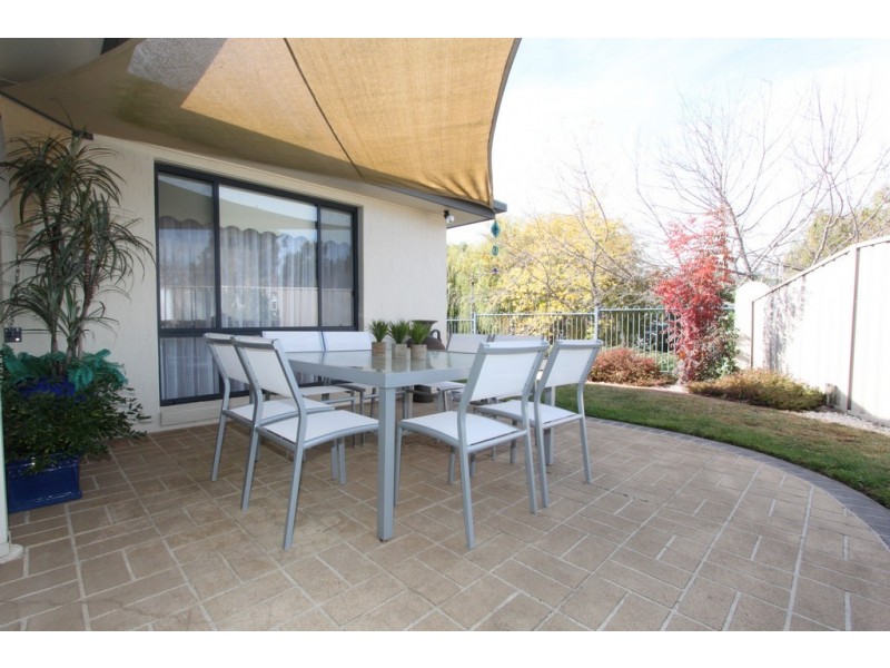 46 Bayside Court, Jerrabomberra NSW 2619