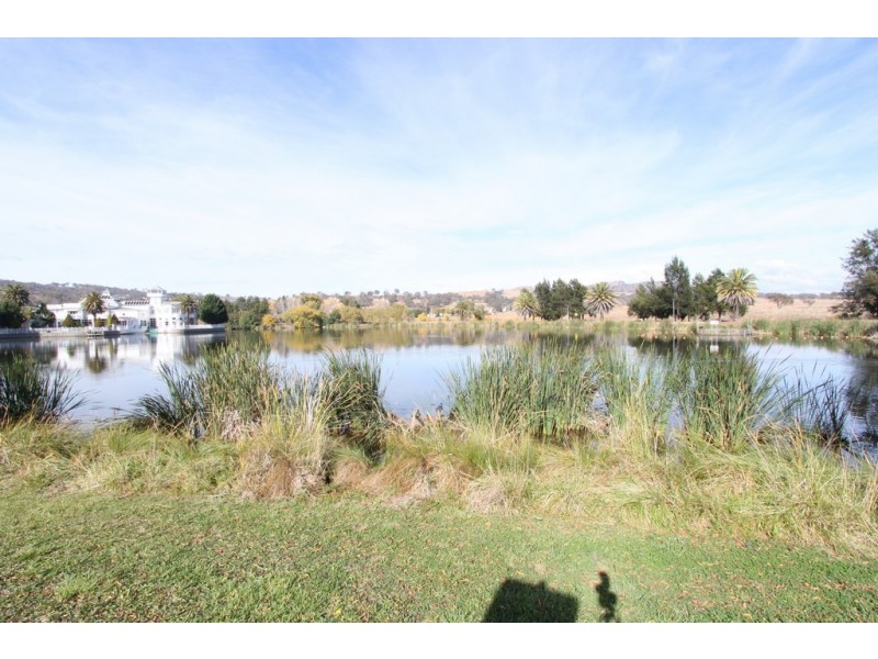 46 Bayside Court, Jerrabomberra NSW 2619