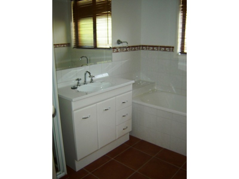 4 Dillwynia, Queanbeyan NSW 2620