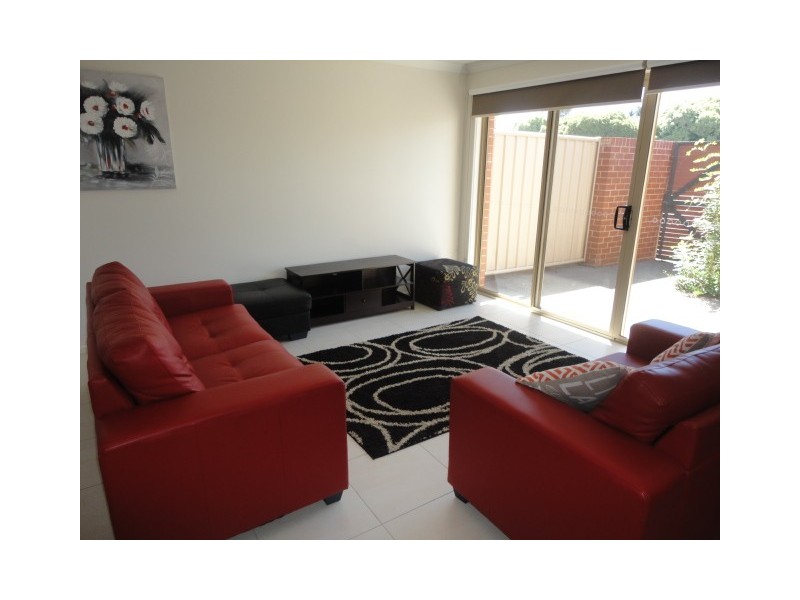 11/3 Broughton Place, Queanbeyan NSW 2620