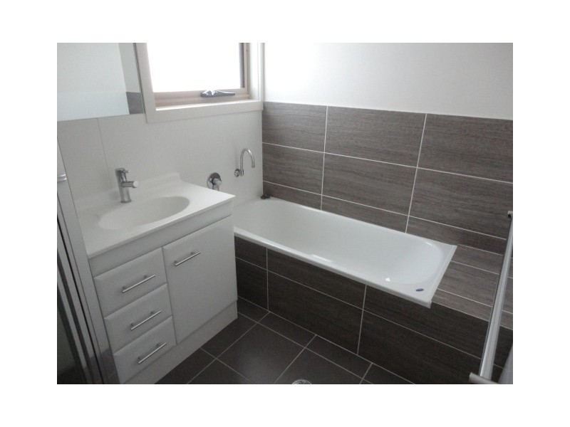 11/3 Broughton Place, Queanbeyan NSW 2620