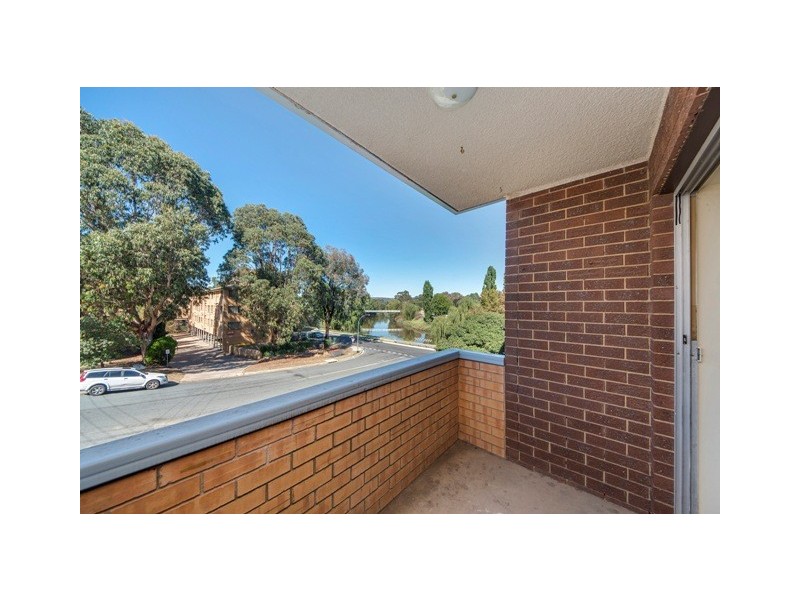 11/2 Mowatt Street, Queanbeyan NSW 2620