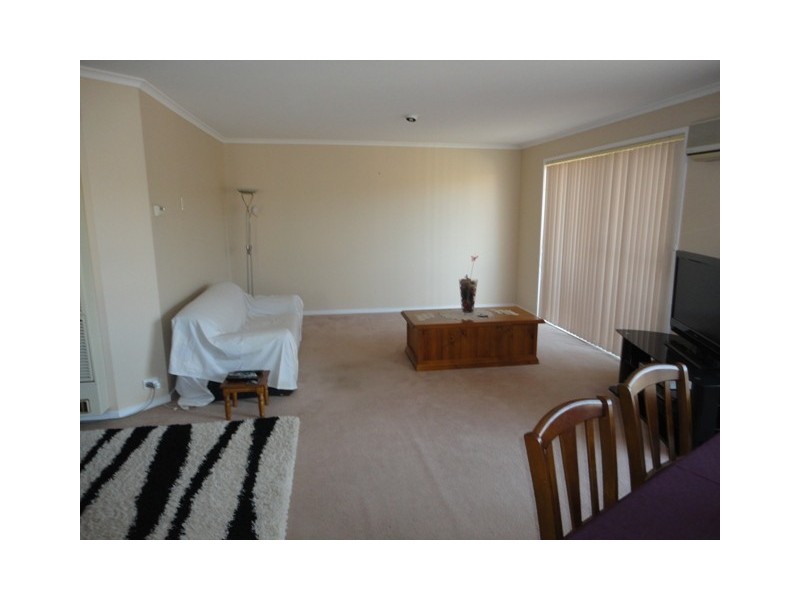 1/8 Kenny Place, Queanbeyan NSW 2620