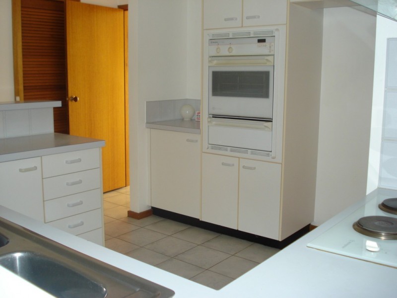 12 Parkview Crescent, Queanbeyan NSW 2620