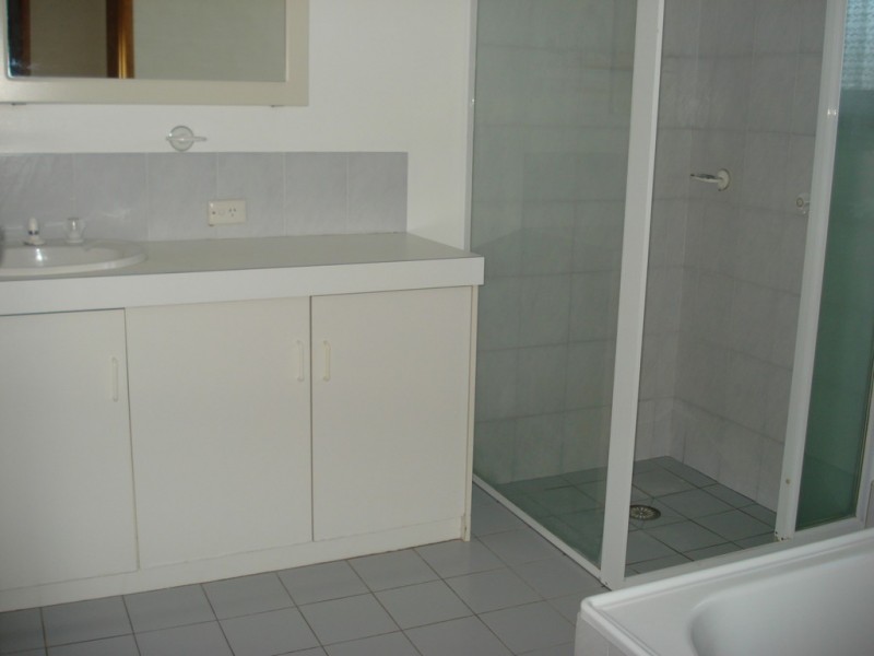 12 Parkview Crescent, Queanbeyan NSW 2620