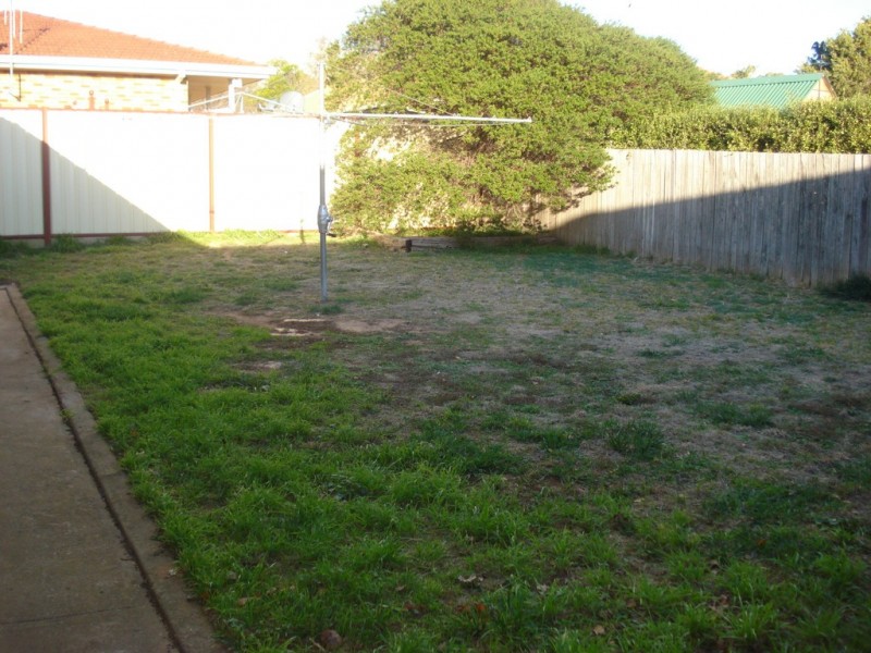 12 Parkview Crescent, Queanbeyan NSW 2620