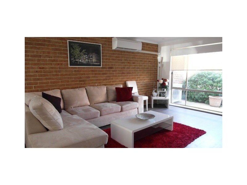 7/39 Walker Crescent, Jerrabomberra NSW 2619