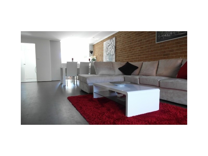 7/39 Walker Crescent, Jerrabomberra NSW 2619