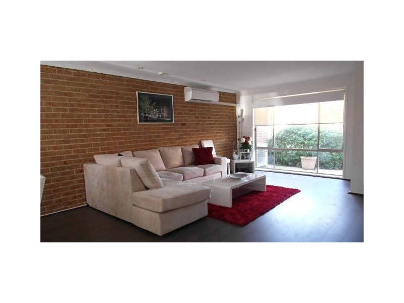 7/39 Walker Crescent, Jerrabomberra NSW 2619