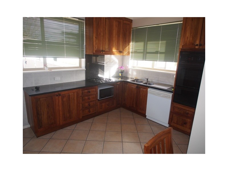 31 Molonglo Street, Queanbeyan NSW 2620