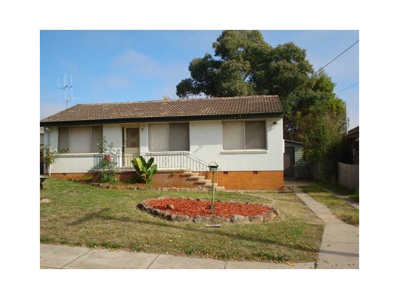 38 Christopher Crescent, Queanbeyan NSW 2620