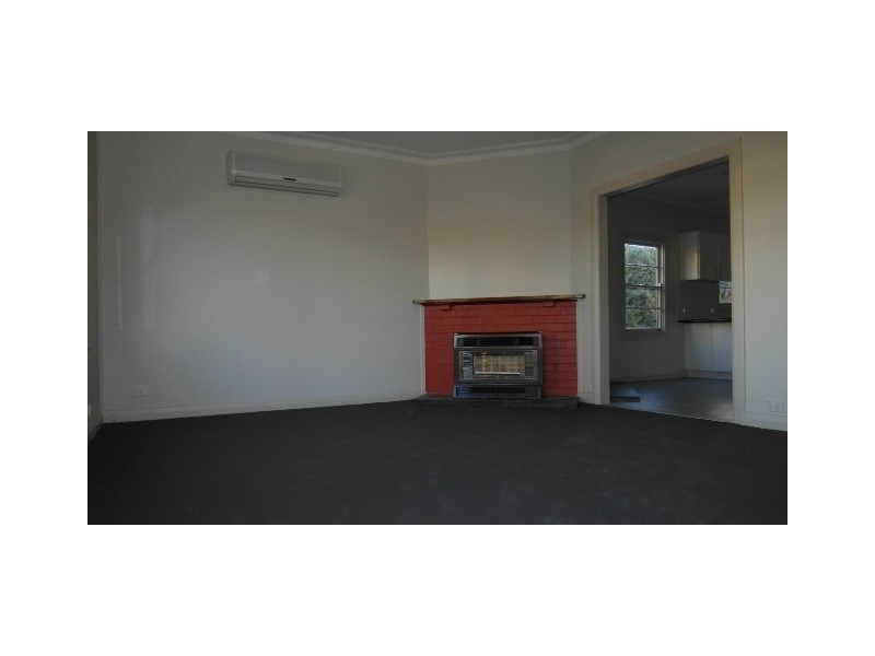 1/27 Donald Road, Queanbeyan NSW 2620