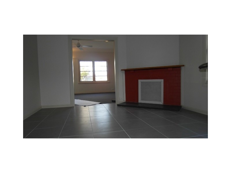 1/27 Donald Road, Queanbeyan NSW 2620