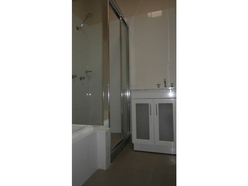 1/27 Donald Road, Queanbeyan NSW 2620