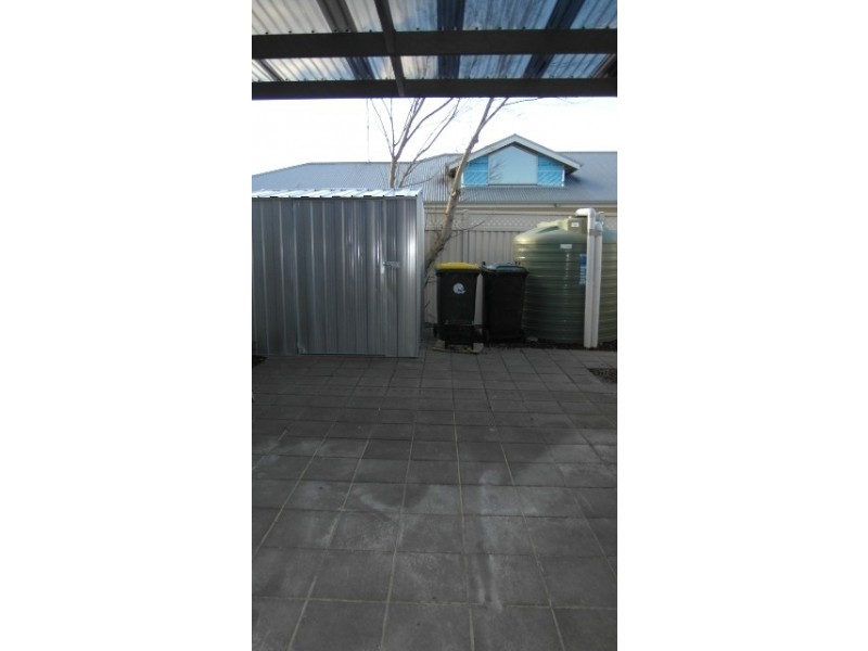 1/27 Donald Road, Queanbeyan NSW 2620