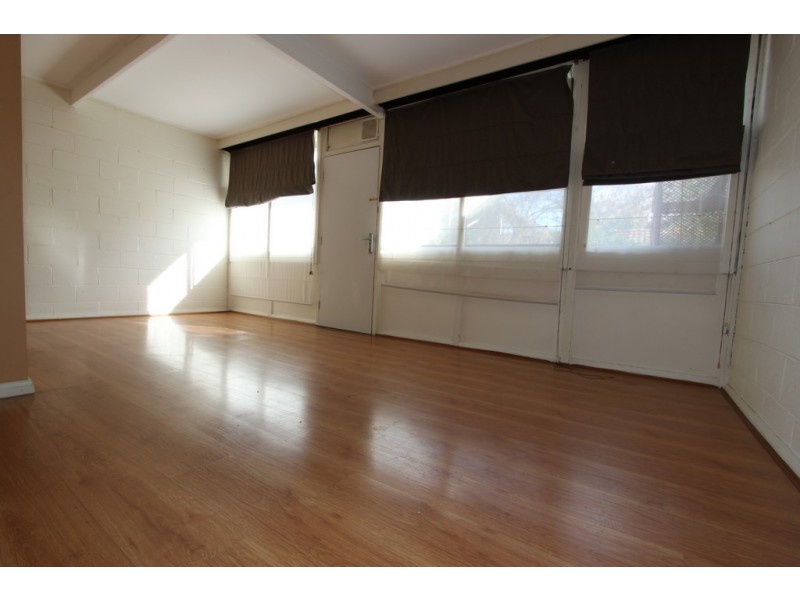 8/126 Henderson Road, Queanbeyan NSW 2620