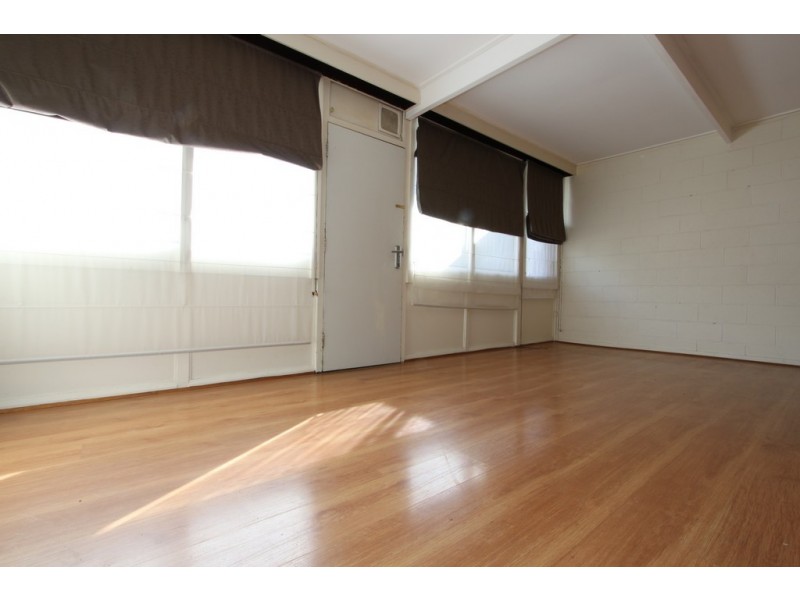 8/126 Henderson Road, Queanbeyan NSW 2620