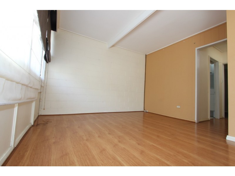 8/126 Henderson Road, Queanbeyan NSW 2620