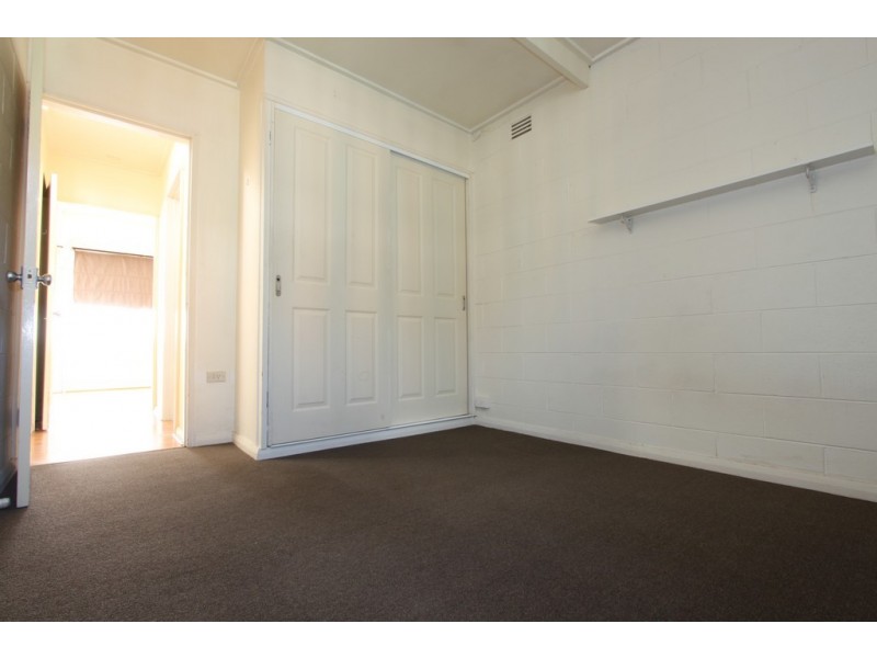 8/126 Henderson Road, Queanbeyan NSW 2620