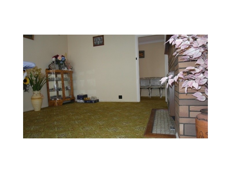 80 Uriarra Road, Queanbeyan NSW 2620