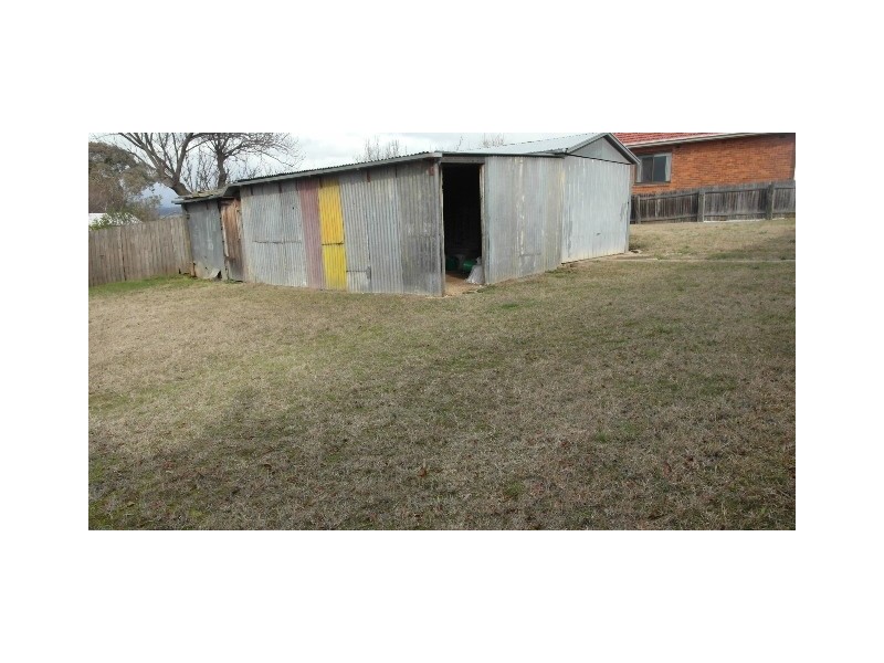 80 Uriarra Road, Queanbeyan NSW 2620