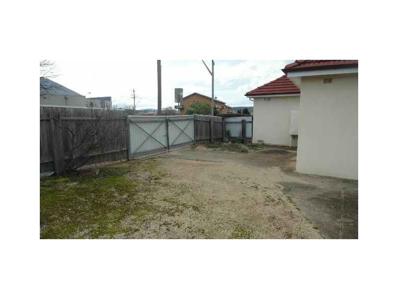 80 Uriarra Road, Queanbeyan NSW 2620