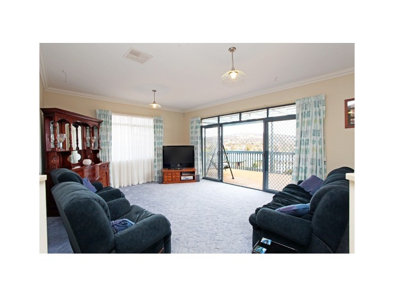 7 Kalang Place, Jerrabomberra NSW 2619