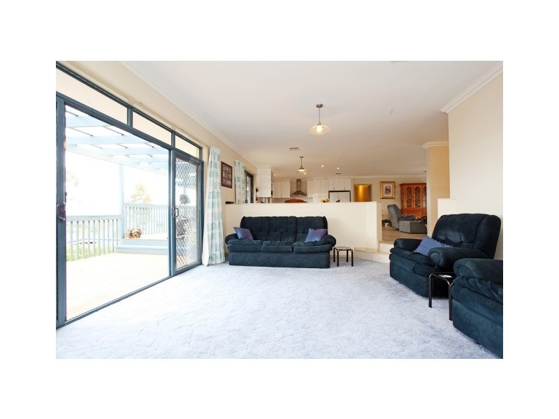 7 Kalang Place, Jerrabomberra NSW 2619