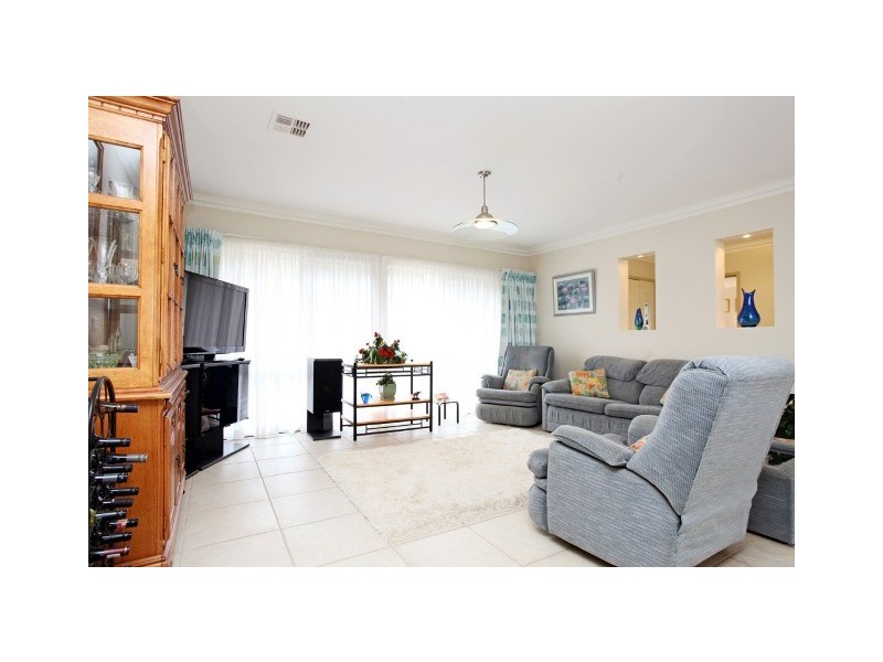 7 Kalang Place, Jerrabomberra NSW 2619