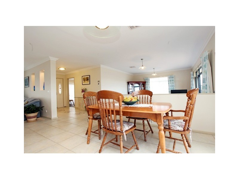 7 Kalang Place, Jerrabomberra NSW 2619