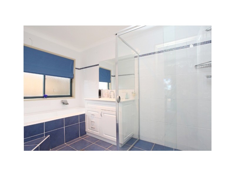 7 Kalang Place, Jerrabomberra NSW 2619