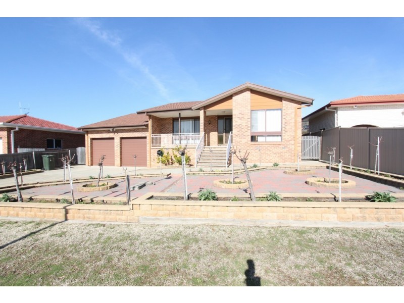 26 Hakea Street, Queanbeyan NSW 2620