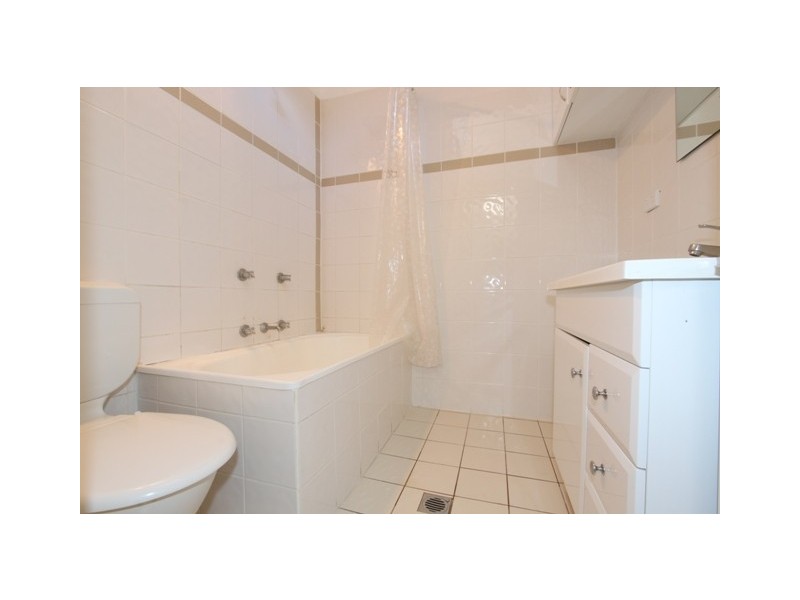 8/126 Henderson Road, Queanbeyan NSW 2620