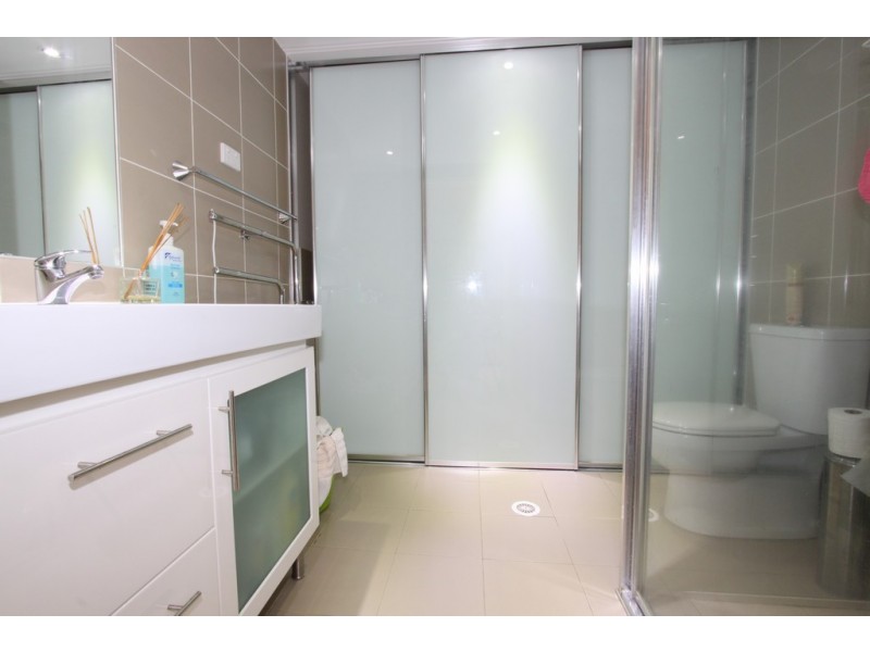 13B/17 Uriarra Road, Queanbeyan NSW 2620