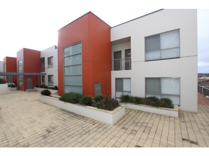 13B/17 Uriarra Road, Queanbeyan NSW 2620