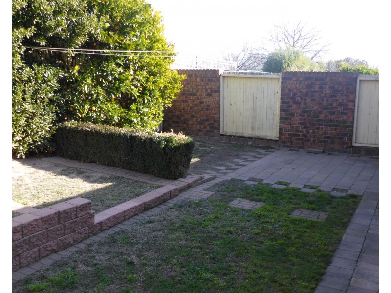 22/27 Elm Way, Jerrabomberra NSW 2619