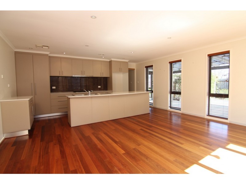 10 Allambee Street, Jerrabomberra NSW 2619