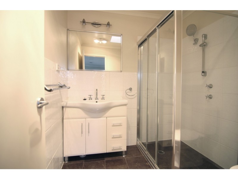 10 Allambee Street, Jerrabomberra NSW 2619