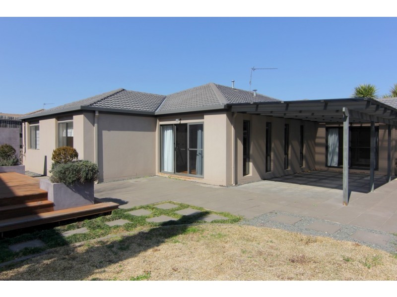 10 Allambee Street, Jerrabomberra NSW 2619