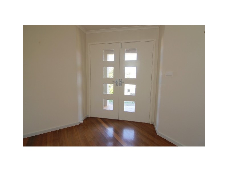 10 Allambee Street, Jerrabomberra NSW 2619